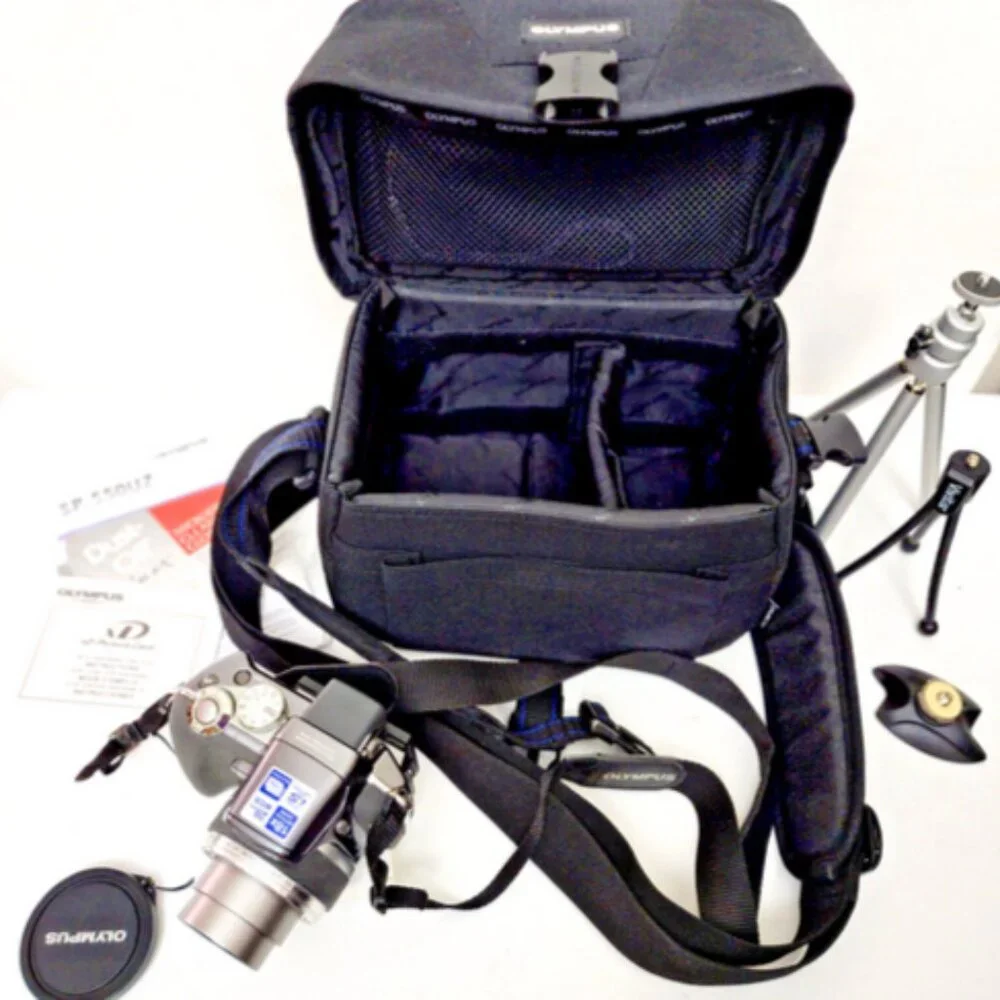 OLYMPUS SP-550UZ Digital Camera 7.1MP 28mm Wide Angle 18x OptZoom & Case…